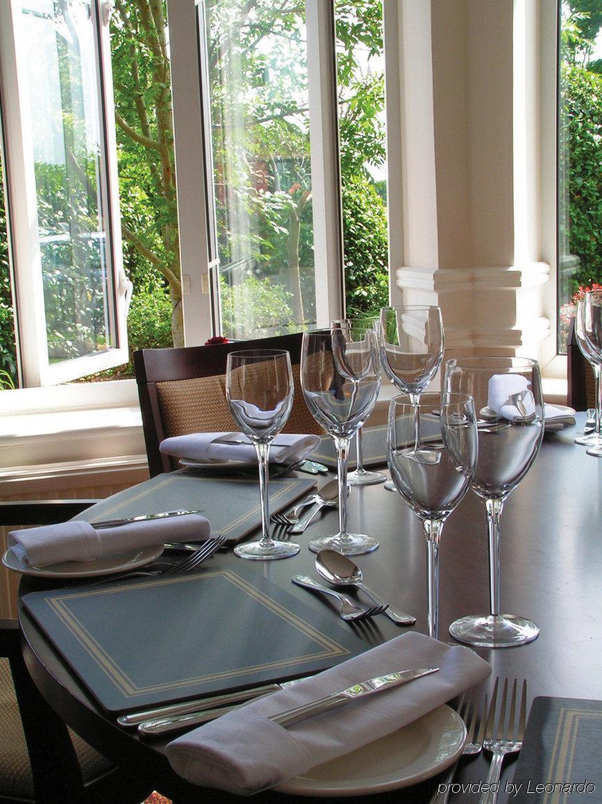 Bolney Hickstead Hotel מסעדה תמונה